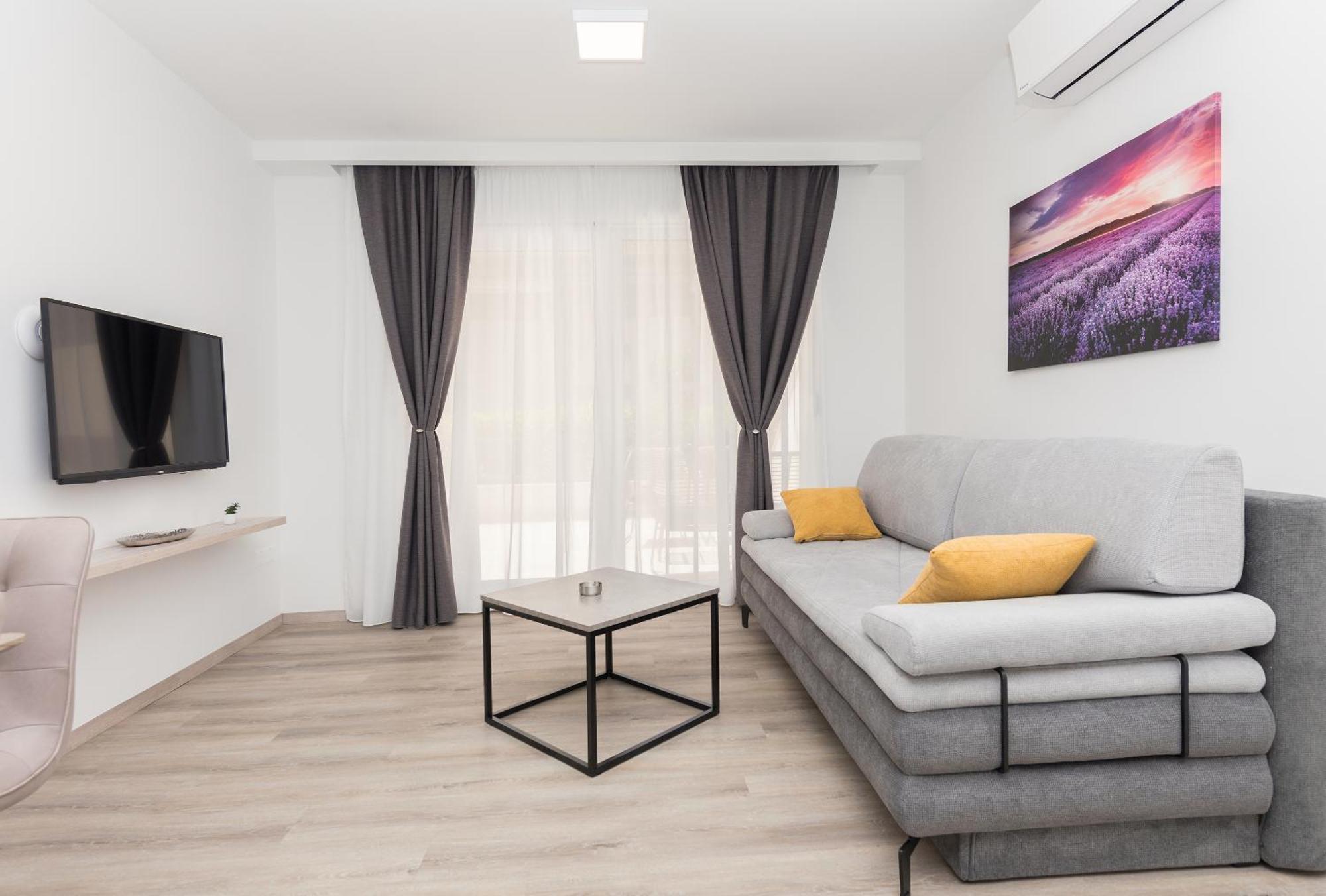 Apartment Mara Makarska